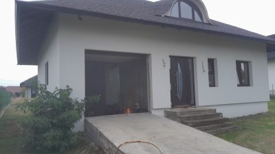 Casă de vânzare